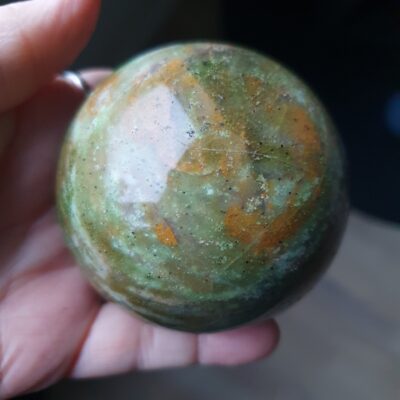 Grøn opal kugle